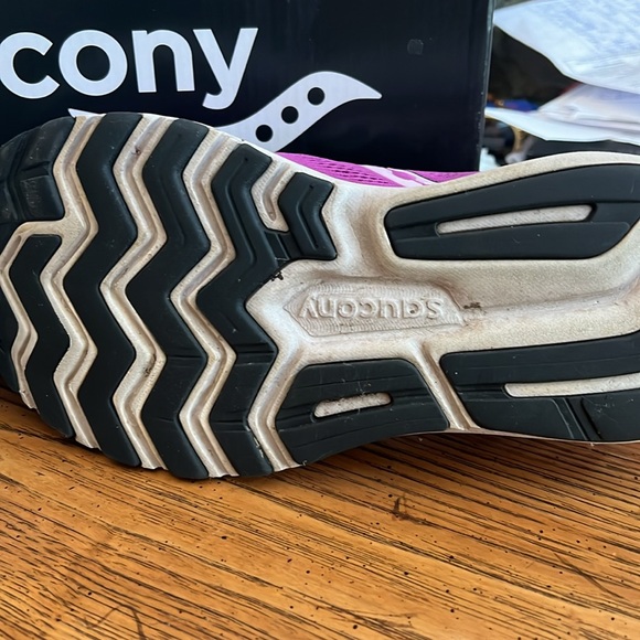 Saucony In Box Ride 14 Size 9 Women’s. Medium.Color Razzle Fairytale(Magenta) - Picture 4 of 11